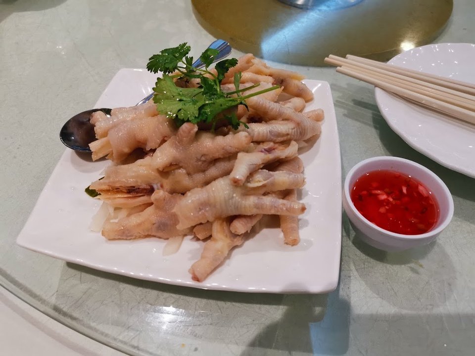 Steamed Chicken Feet